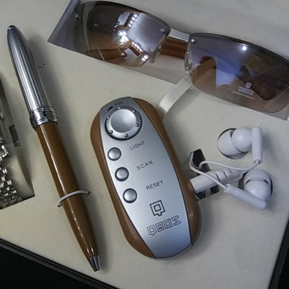 QBOS Watch Set - Picture 6 of 8